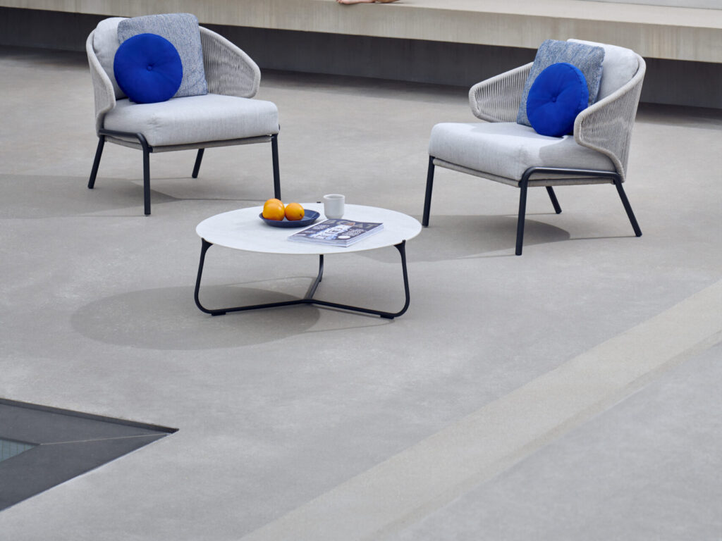 Manutti Radoc lounge & low dining chair