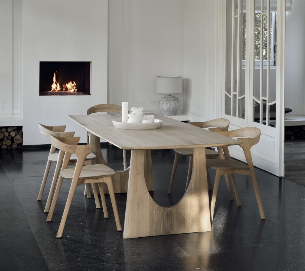 ethnicraft interieurmeubelen 53057_Oak_Geometric_dining_table_51490_Oak_Bok_dining_chair_4_WEB